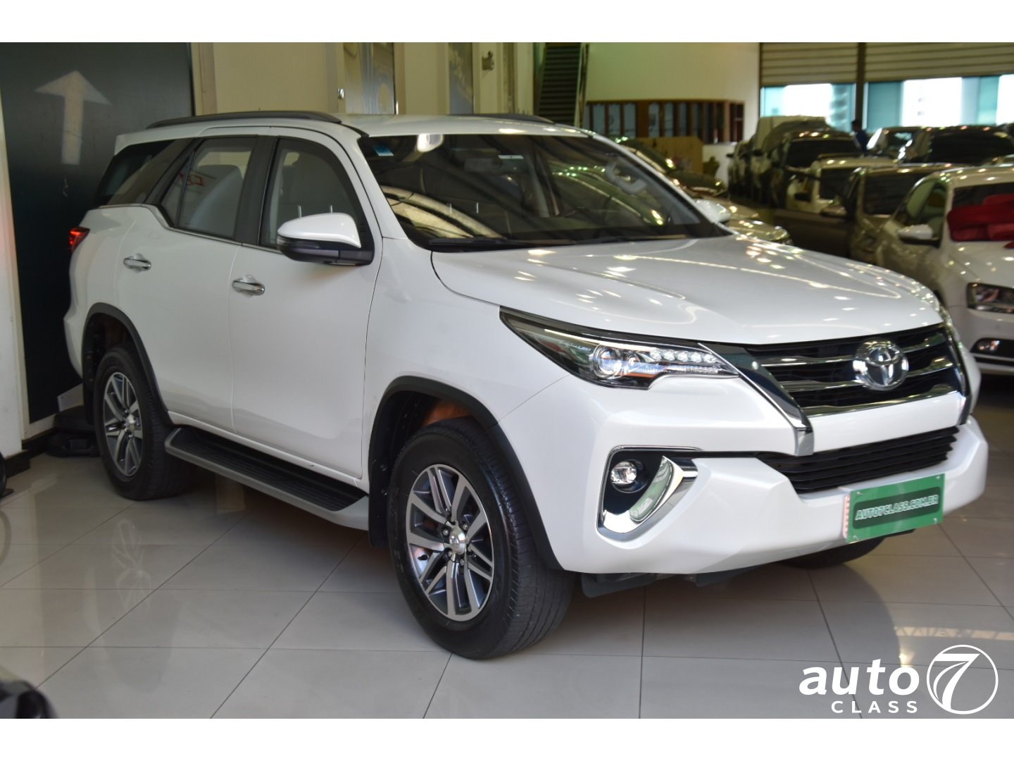 TOYOTA HILUX SW4 - Auto7 Class